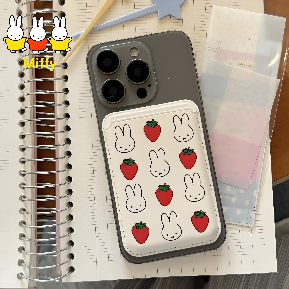 Strawberry Huller - Étui magnétique pour cartes Kawaii Miffy